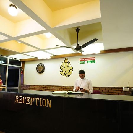 Hotel Gaurab Near Paltan Bazaar Dehradún Kültér fotó