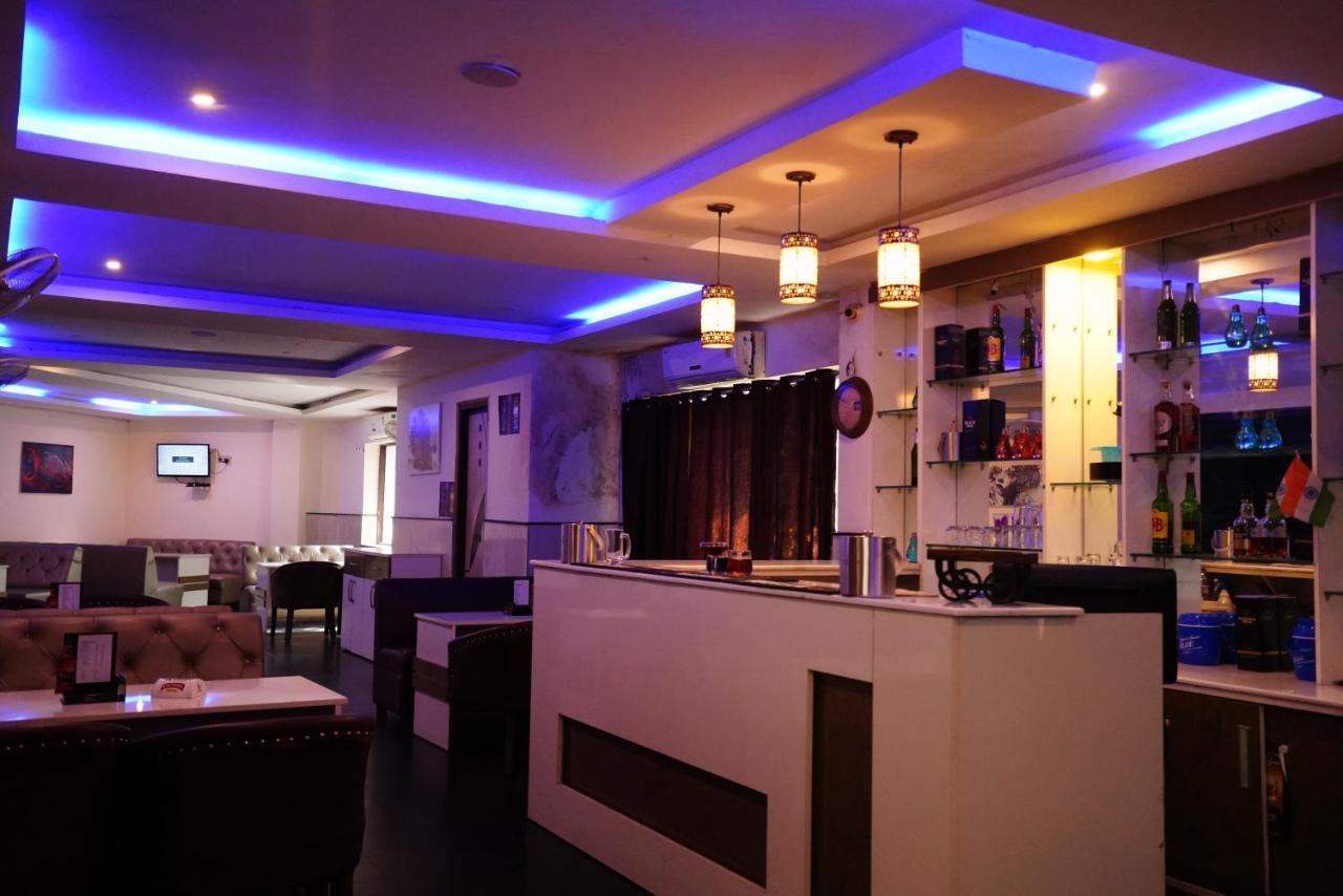 Hotel Gaurab Near Paltan Bazaar Dehradún Kültér fotó