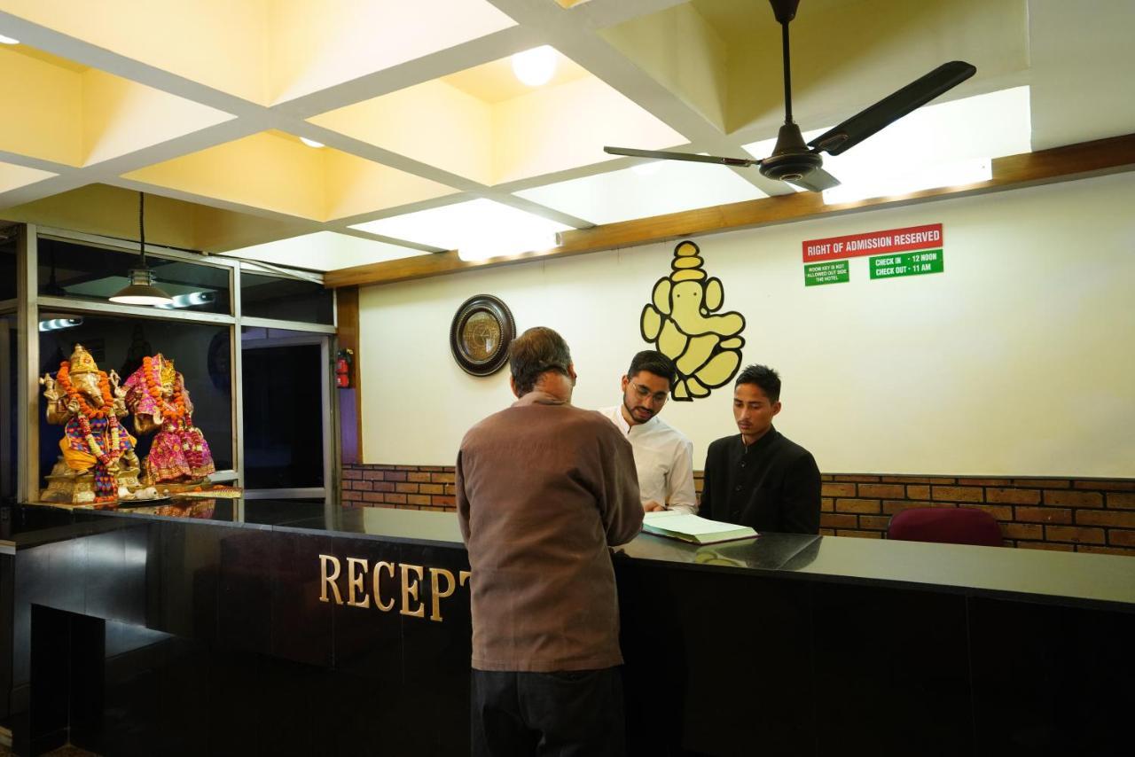 Hotel Gaurab Near Paltan Bazaar Dehradún Kültér fotó