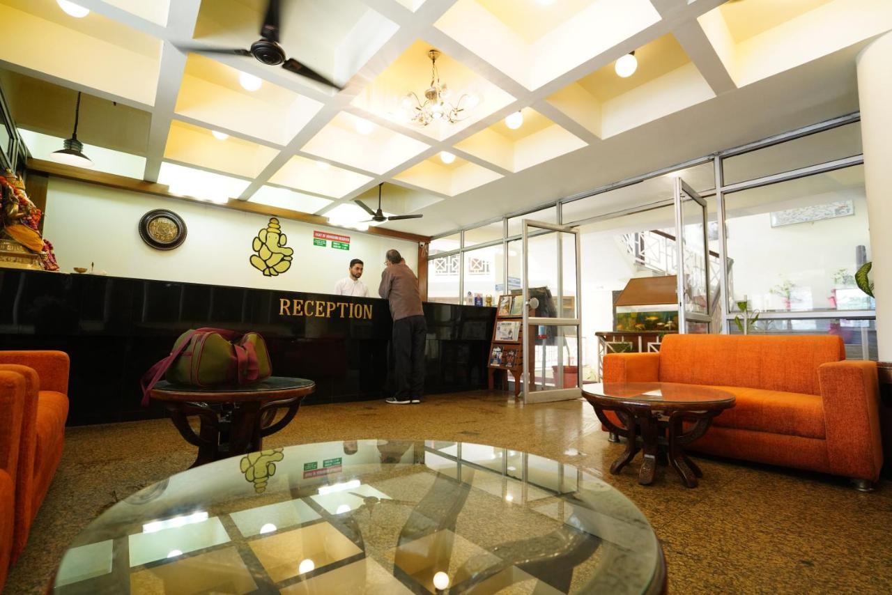 Hotel Gaurab Near Paltan Bazaar Dehradún Kültér fotó